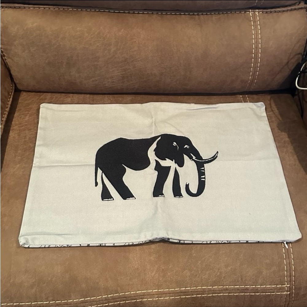 Beddy's Elephant Pillow Cover